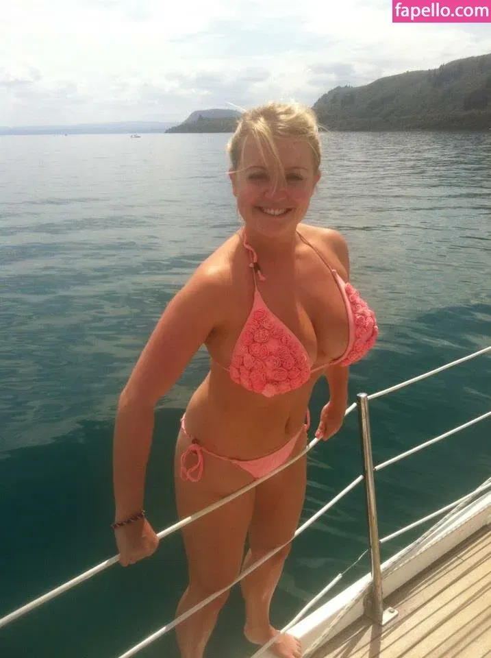 Kirsty Eccleston Onlyfans Photo Gallery 