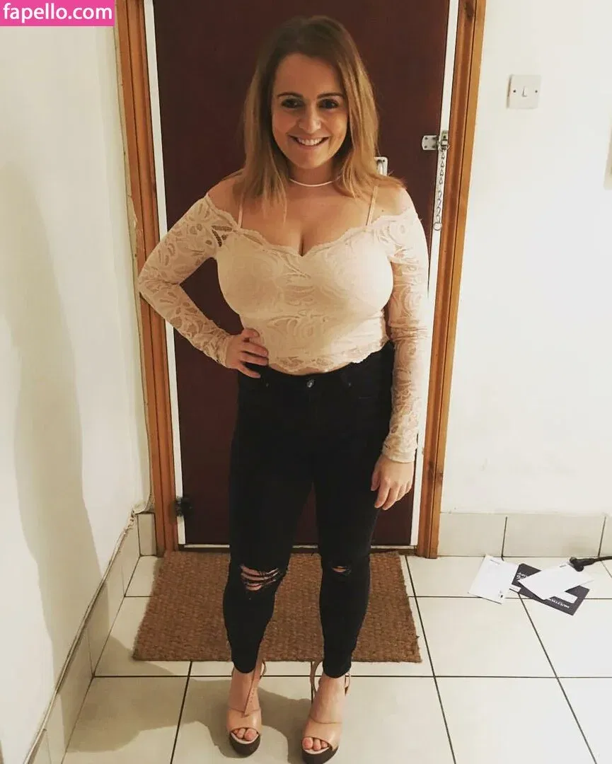 Kirsty Eccleston Onlyfans Photo Gallery 