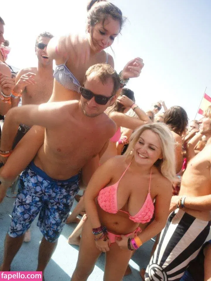 Kirsty Eccleston Onlyfans Photo Gallery 