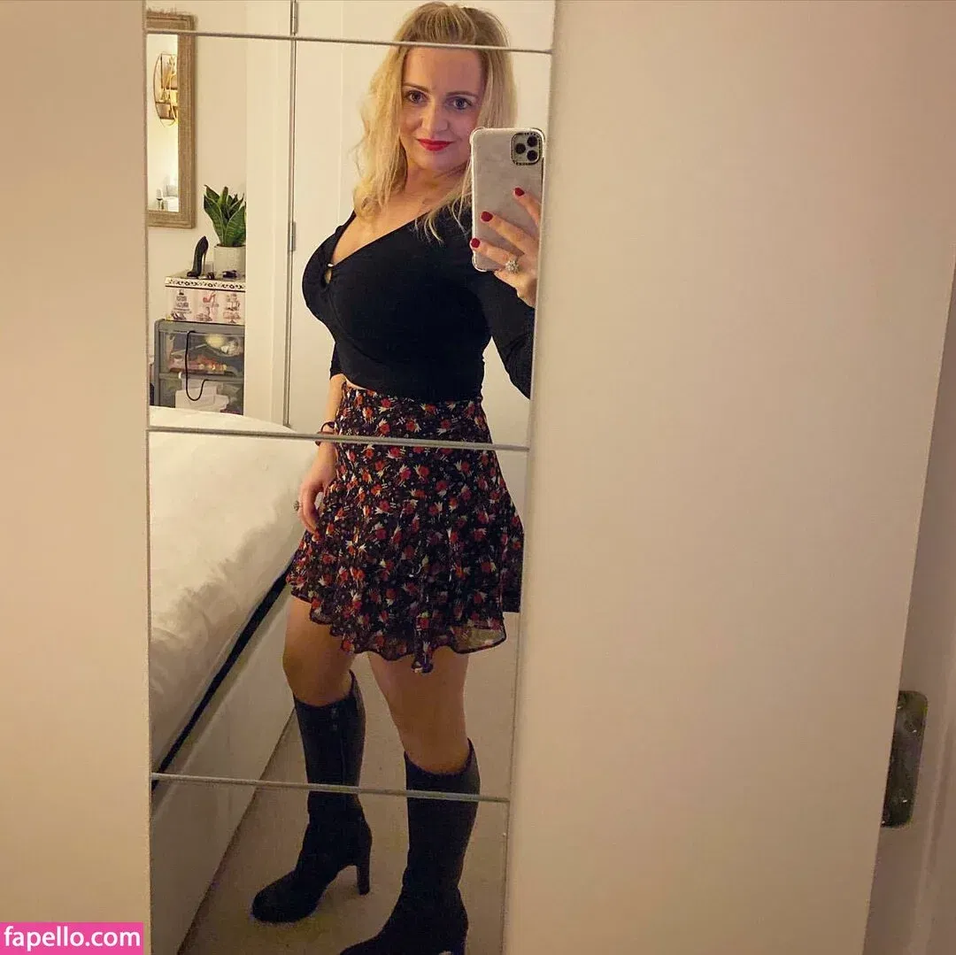 Kirsty Eccleston Onlyfans Photo Gallery 