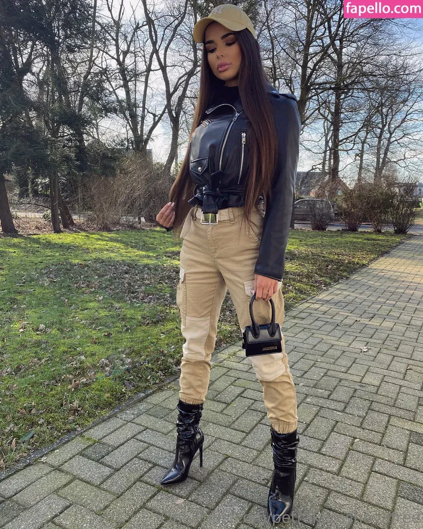 petrakaroshova Onlyfans Photo Gallery 