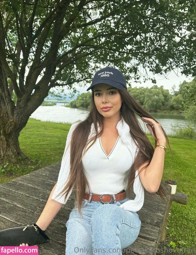 petrakaroshova Onlyfans Photo Gallery 