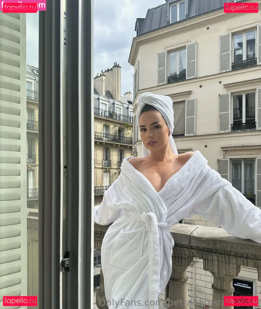 petrakaroshova Onlyfans Photo Gallery 