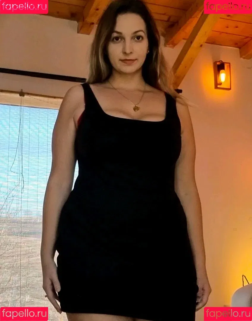 RedxXxVelvet / r3dxvelvet / redxxxvelvet_ Onlyfans Photo Gallery 