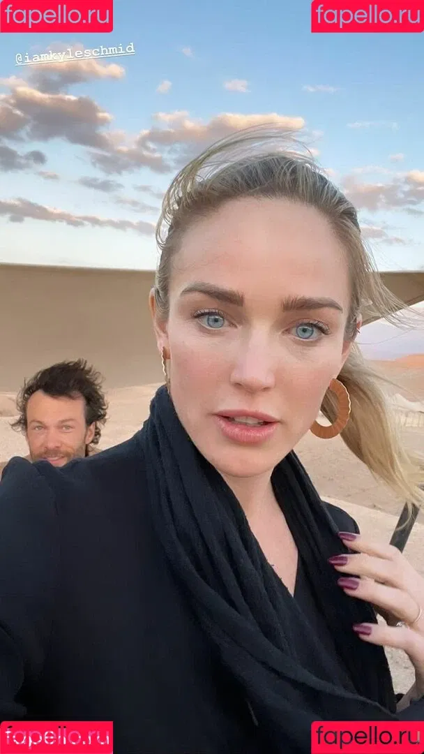 Caity Lotz / caitylotz Onlyfans Photo Gallery 