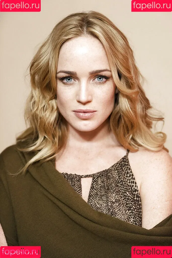 Caity Lotz / caitylotz Onlyfans Photo Gallery 
