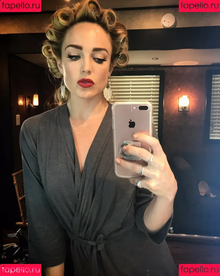 Caity Lotz / caitylotz Onlyfans Photo Gallery 