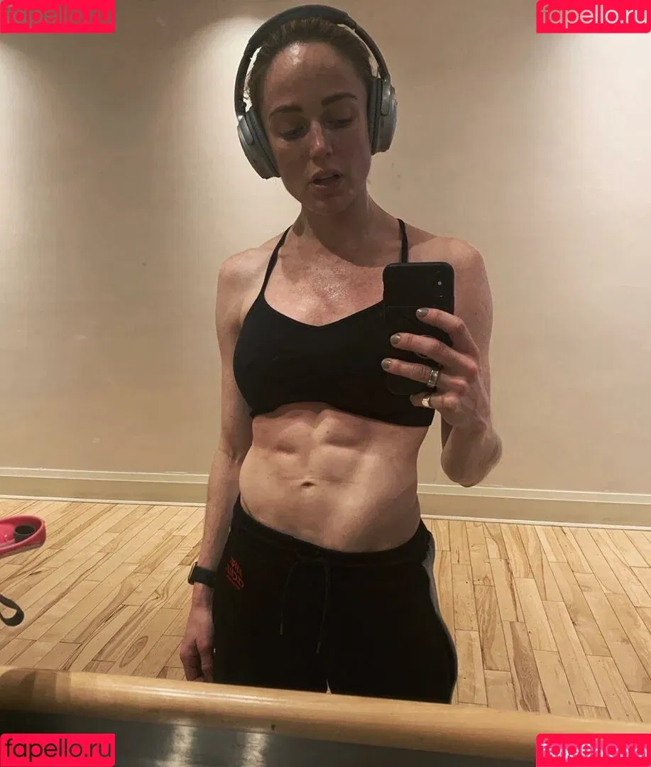 Caity Lotz / caitylotz Onlyfans Photo Gallery 