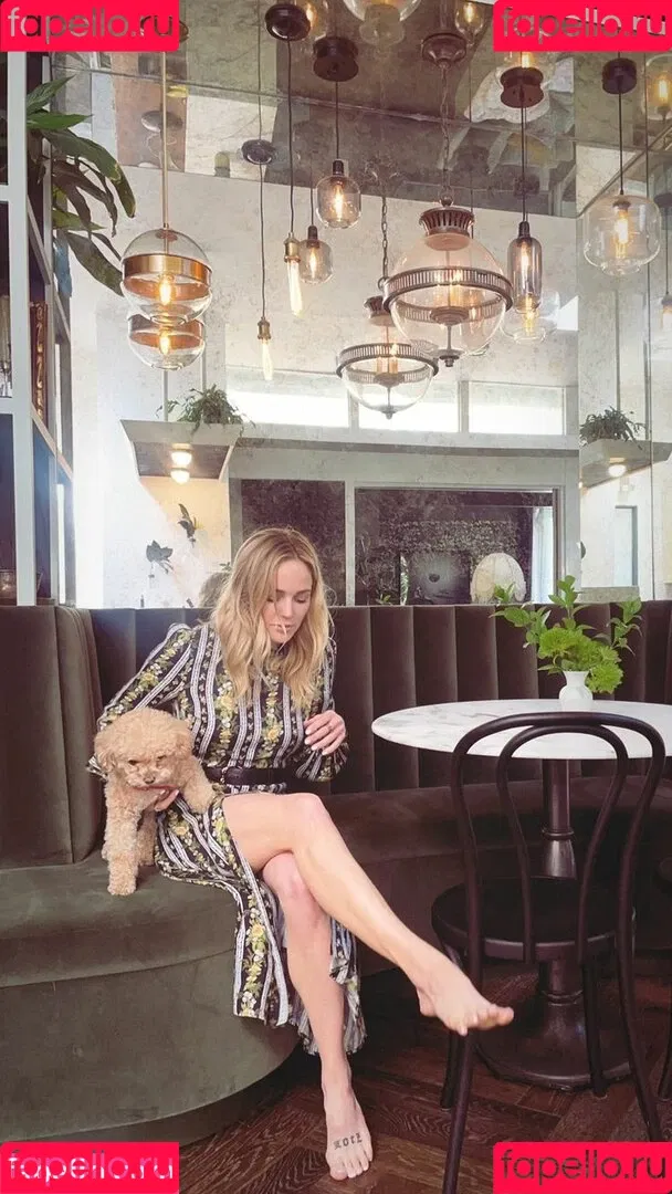 Caity Lotz / caitylotz Onlyfans Photo Gallery 