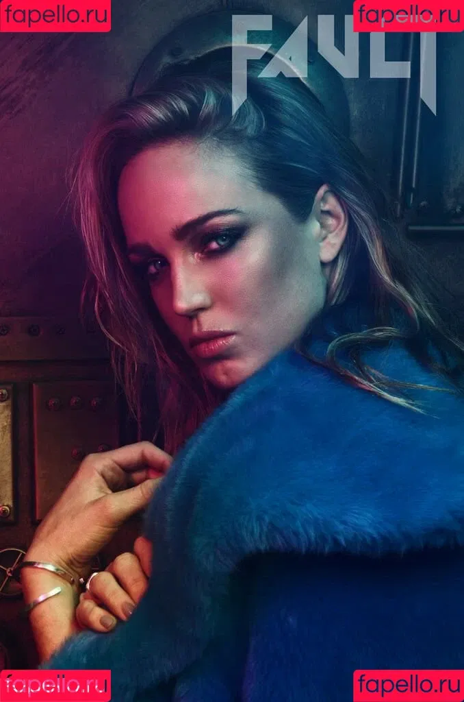 Caity Lotz / caitylotz Onlyfans Photo Gallery 