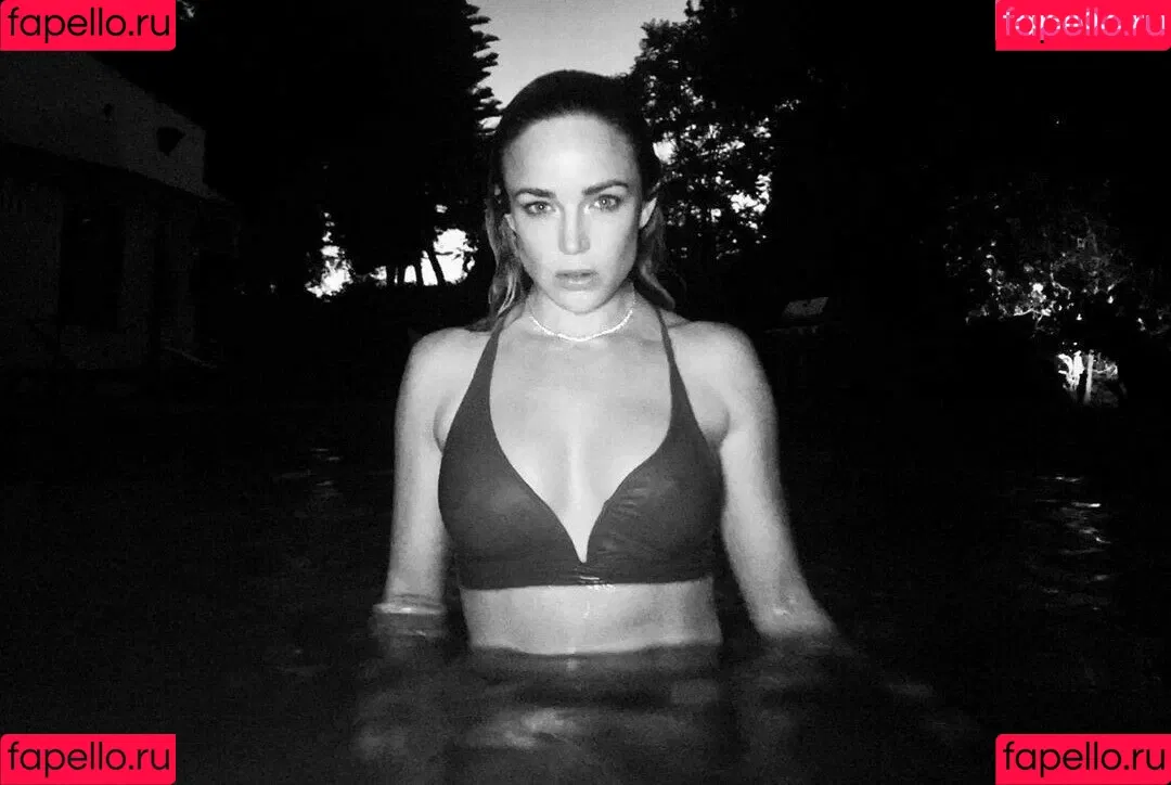 Caity Lotz / caitylotz Onlyfans Photo Gallery 