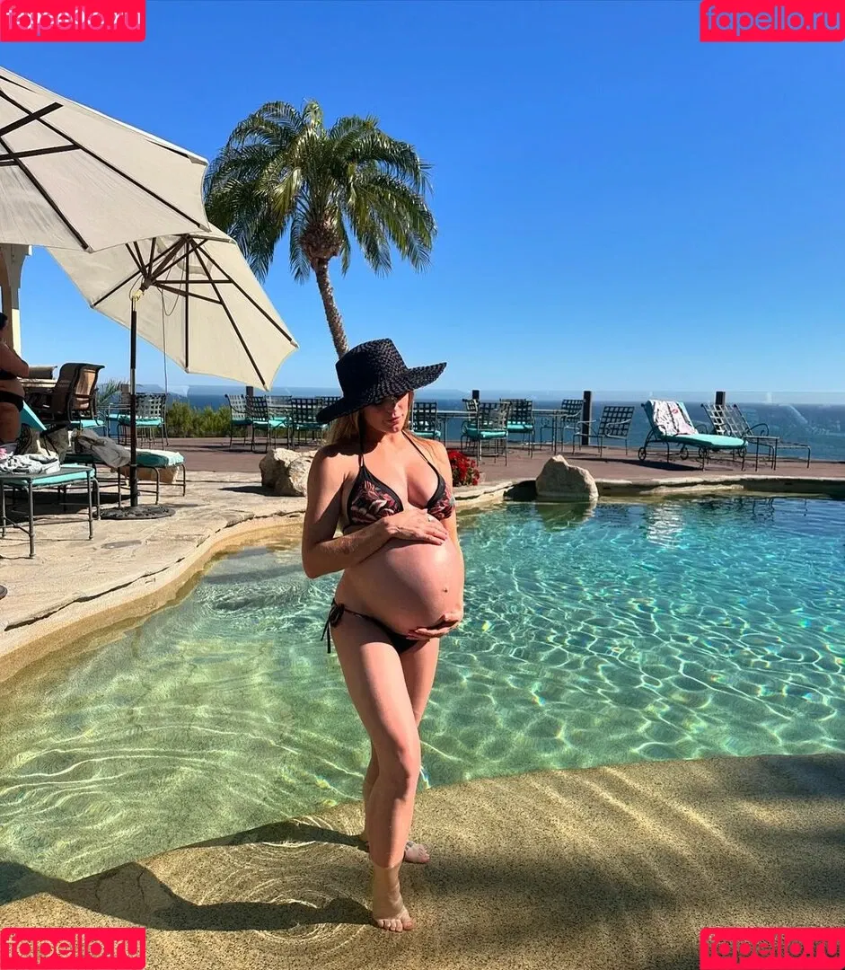 Caity Lotz / caitylotz Onlyfans Photo Gallery 