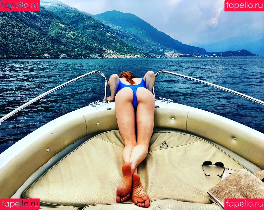 Caity Lotz / caitylotz Onlyfans Photo Gallery 