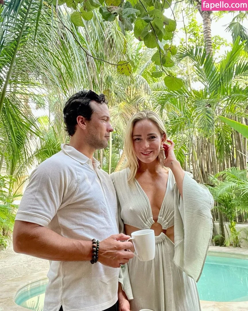 Caity Lotz / caitylotz Onlyfans Photo Gallery 