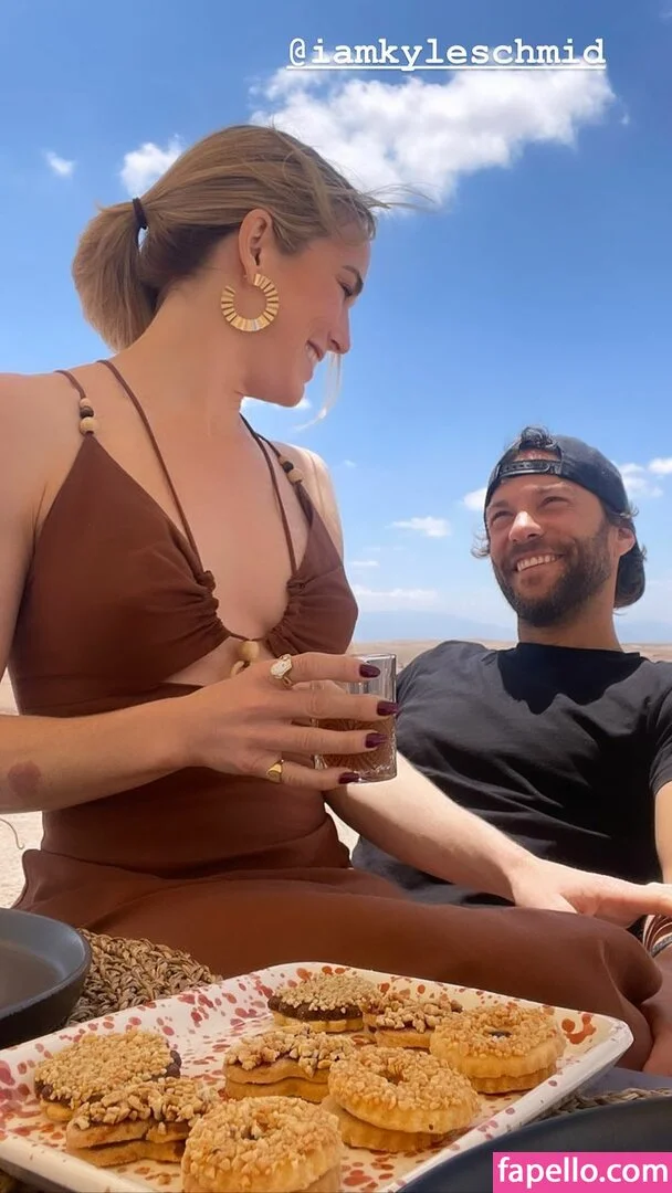 Caity Lotz / caitylotz Onlyfans Photo Gallery 