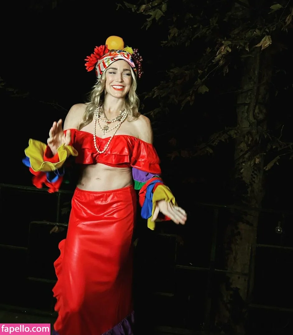 Caity Lotz / caitylotz Onlyfans Photo Gallery 