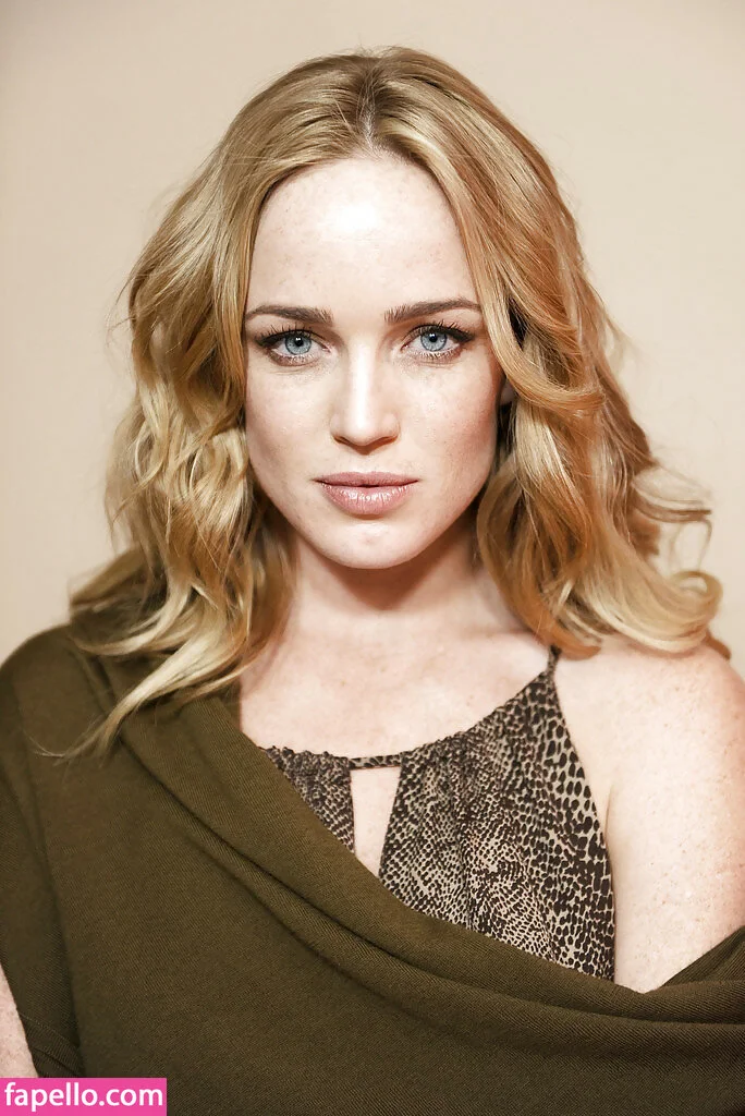Caity Lotz / caitylotz Onlyfans Photo Gallery 
