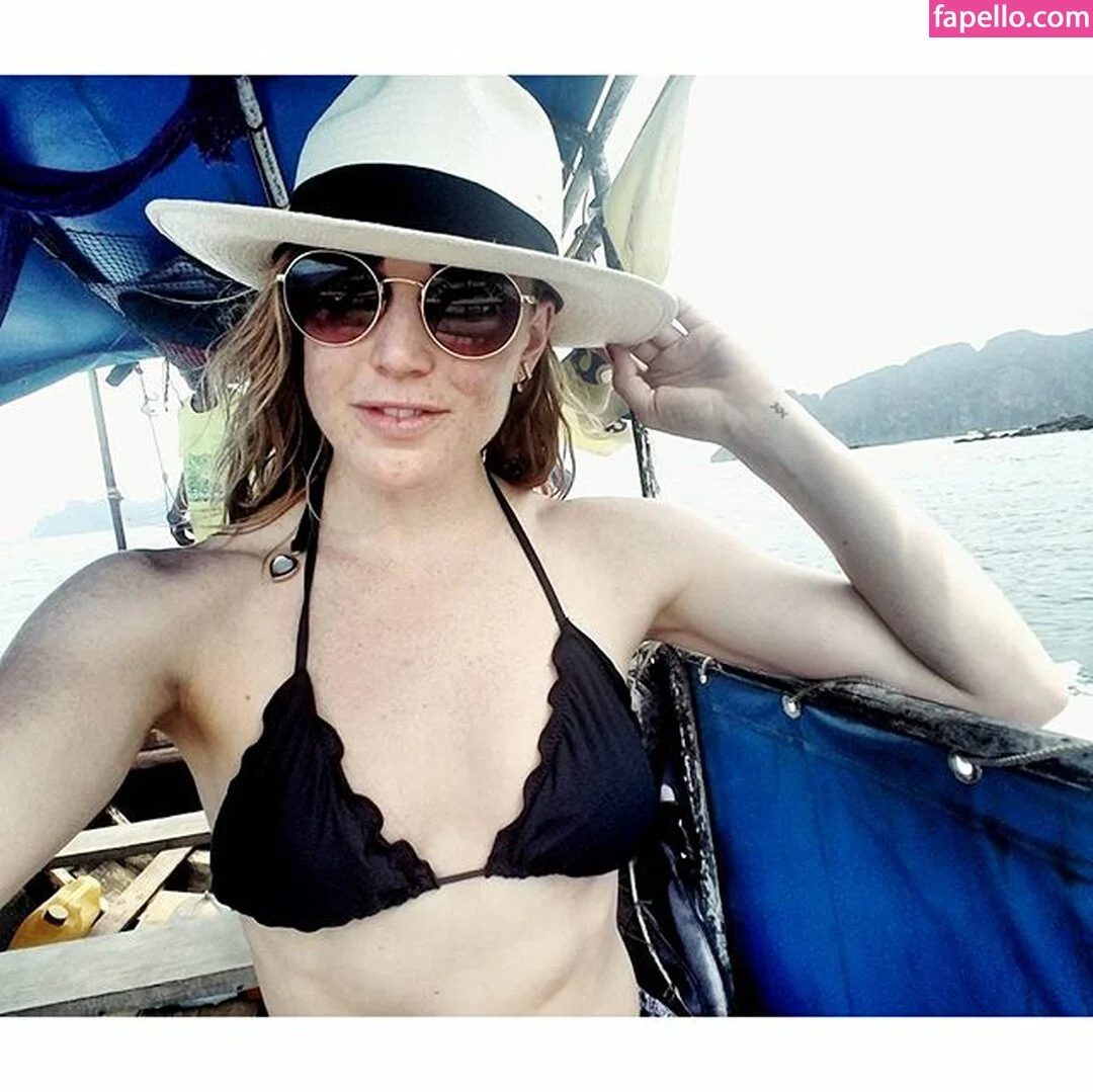 Caity Lotz / caitylotz Onlyfans Photo Gallery 