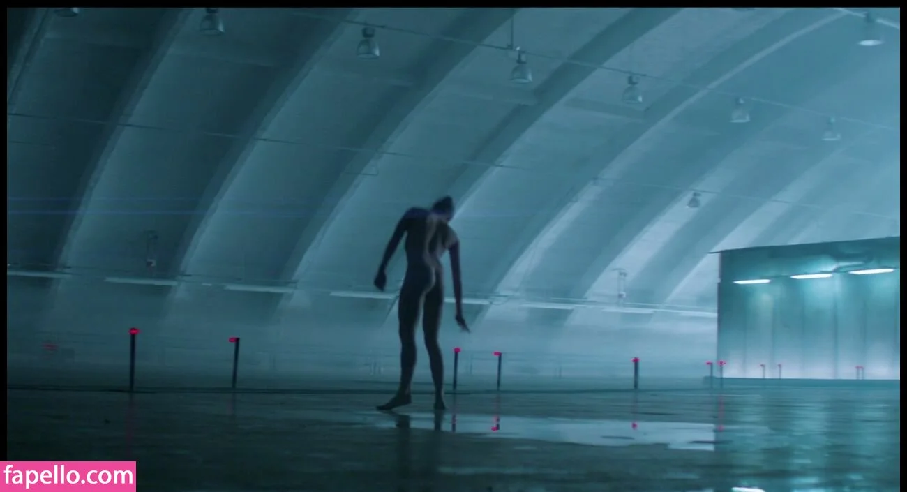 Caity Lotz / caitylotz Onlyfans Photo Gallery 