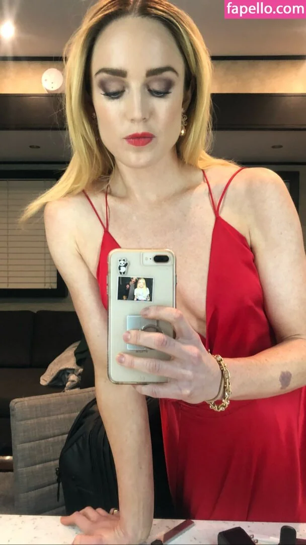 Caity Lotz / caitylotz Onlyfans Photo Gallery 