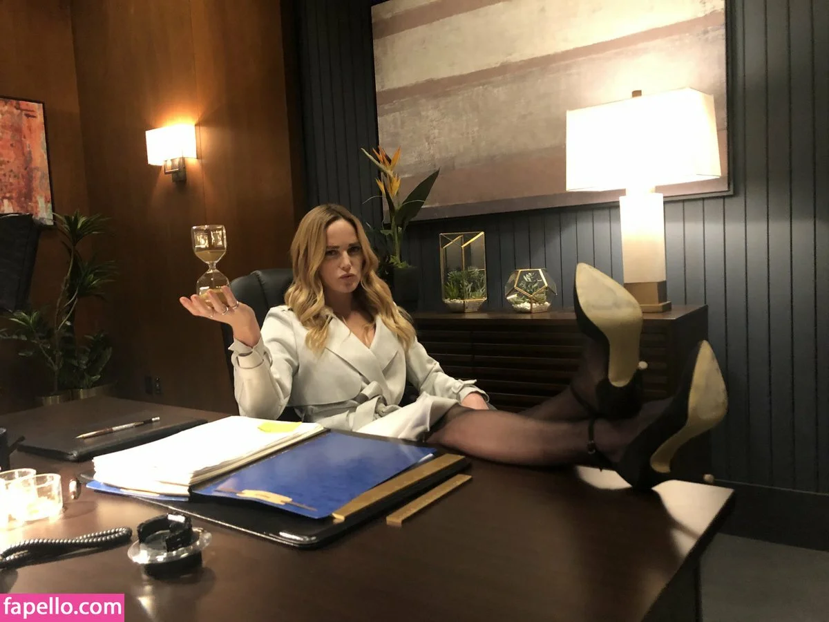 Caity Lotz / caitylotz Onlyfans Photo Gallery 