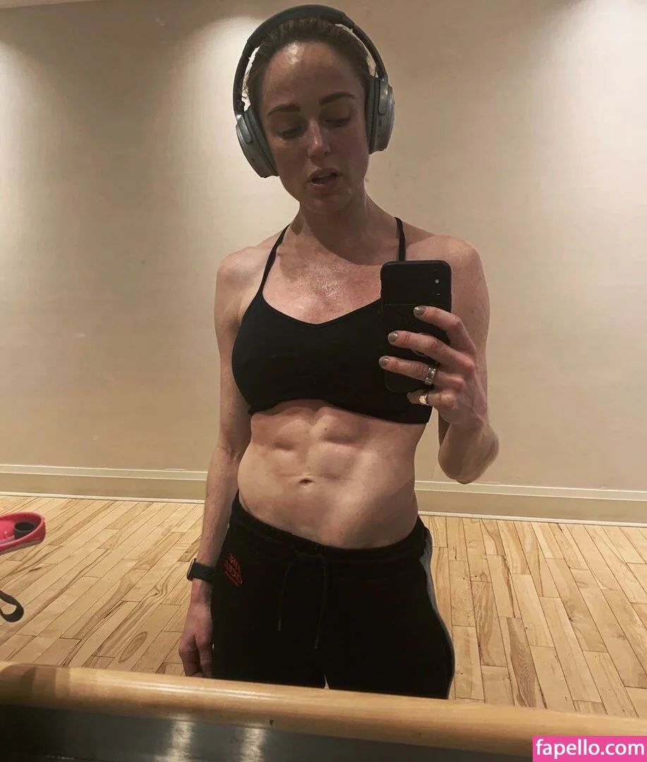 Caity Lotz / caitylotz Onlyfans Photo Gallery 