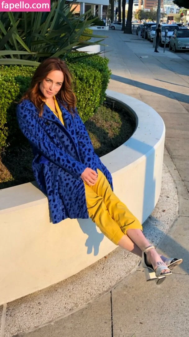 Caity Lotz / caitylotz Onlyfans Photo Gallery 