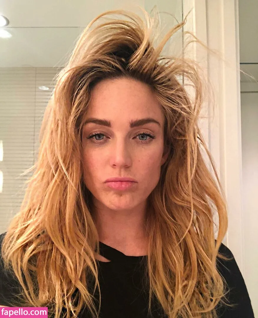 Caity Lotz / caitylotz Onlyfans Photo Gallery 
