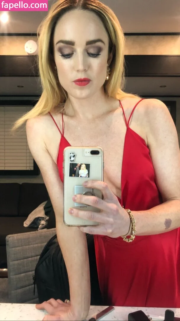 Caity Lotz / caitylotz Onlyfans Photo Gallery 