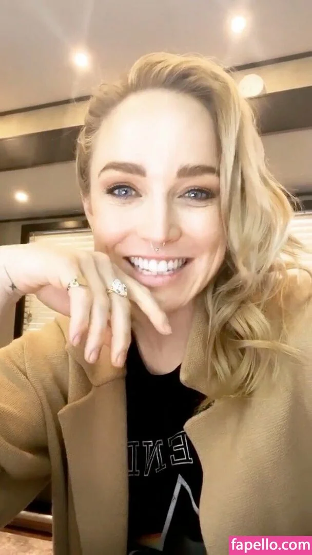 Caity Lotz / caitylotz Onlyfans Photo Gallery 