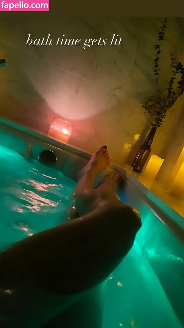 Caity Lotz / caitylotz Onlyfans Photo Gallery 