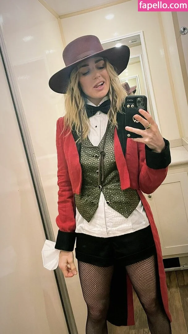 Caity Lotz / caitylotz Onlyfans Photo Gallery 