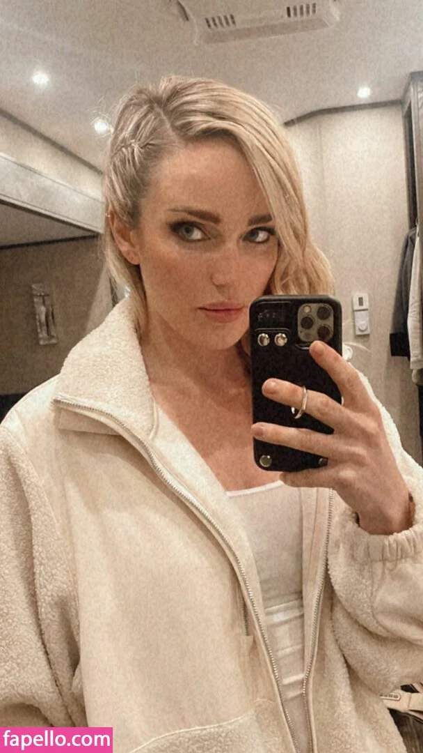 Caity Lotz / caitylotz Onlyfans Photo Gallery 