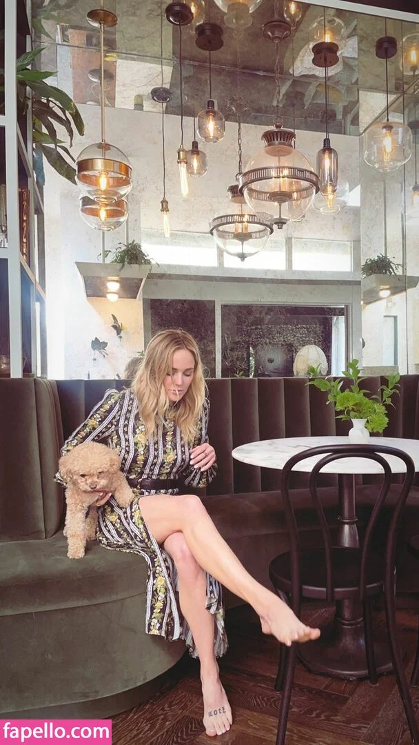 Caity Lotz / caitylotz Onlyfans Photo Gallery 