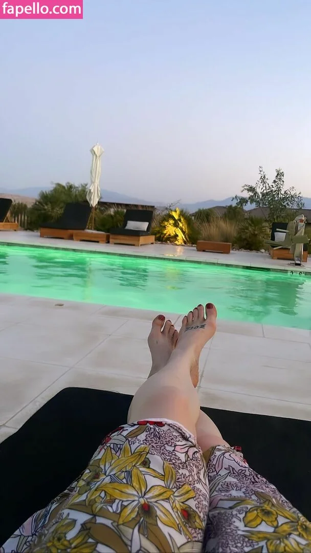 Caity Lotz / caitylotz Onlyfans Photo Gallery 