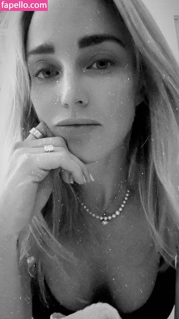 Caity Lotz / caitylotz Onlyfans Photo Gallery 