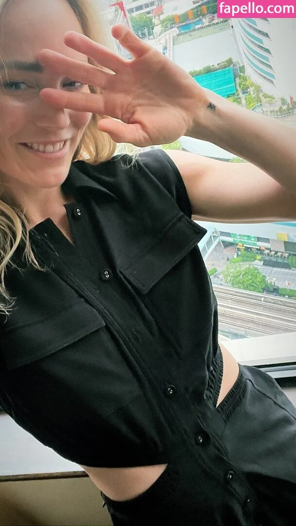 Caity Lotz / caitylotz Onlyfans Photo Gallery 