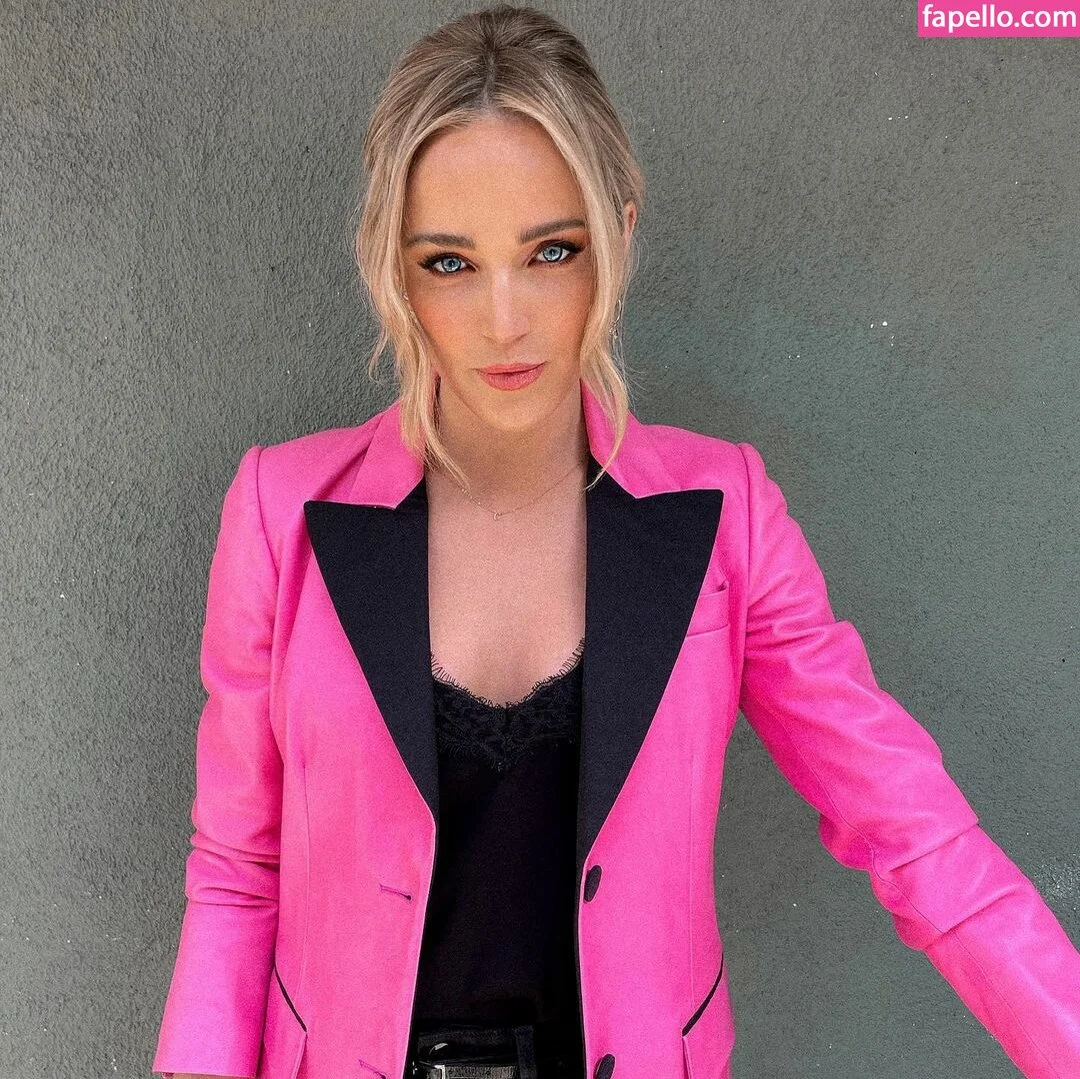 Caity Lotz / caitylotz Onlyfans Photo Gallery 