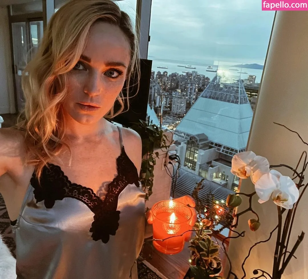 Caity Lotz / caitylotz Onlyfans Photo Gallery 