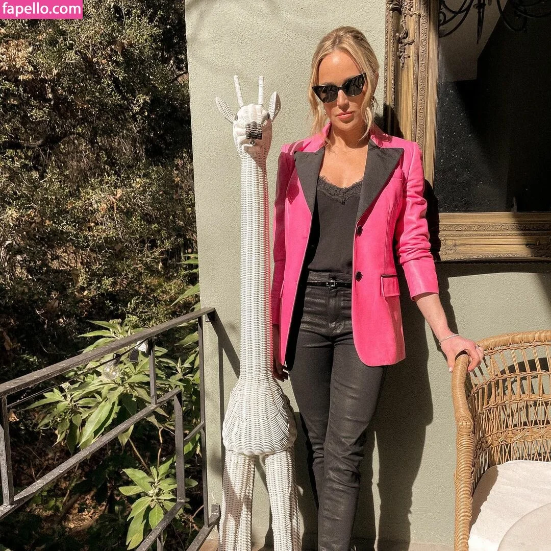 Caity Lotz / caitylotz Onlyfans Photo Gallery 