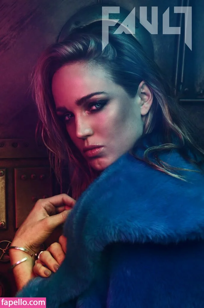 Caity Lotz / caitylotz Onlyfans Photo Gallery 