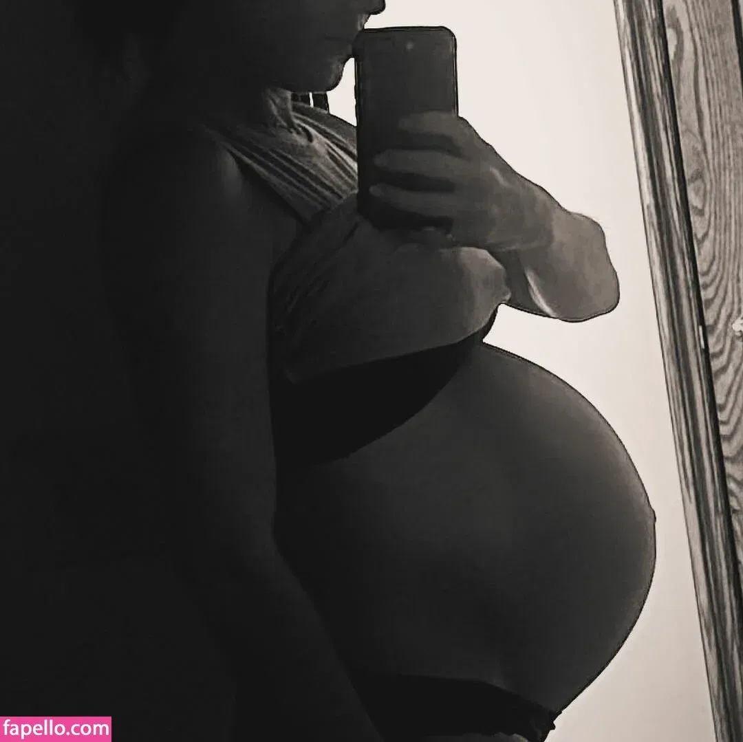 Caity Lotz / caitylotz Onlyfans Photo Gallery 