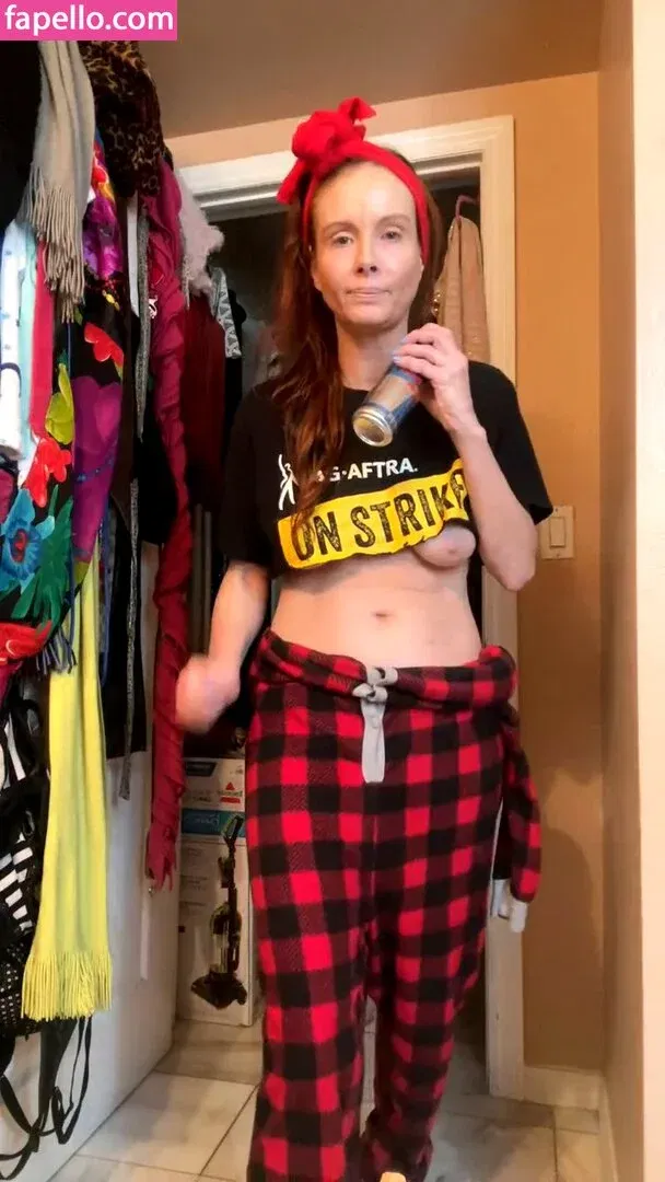 Phoebe Price / actressphoebeprice / phoebetime Onlyfans Photo Gallery 