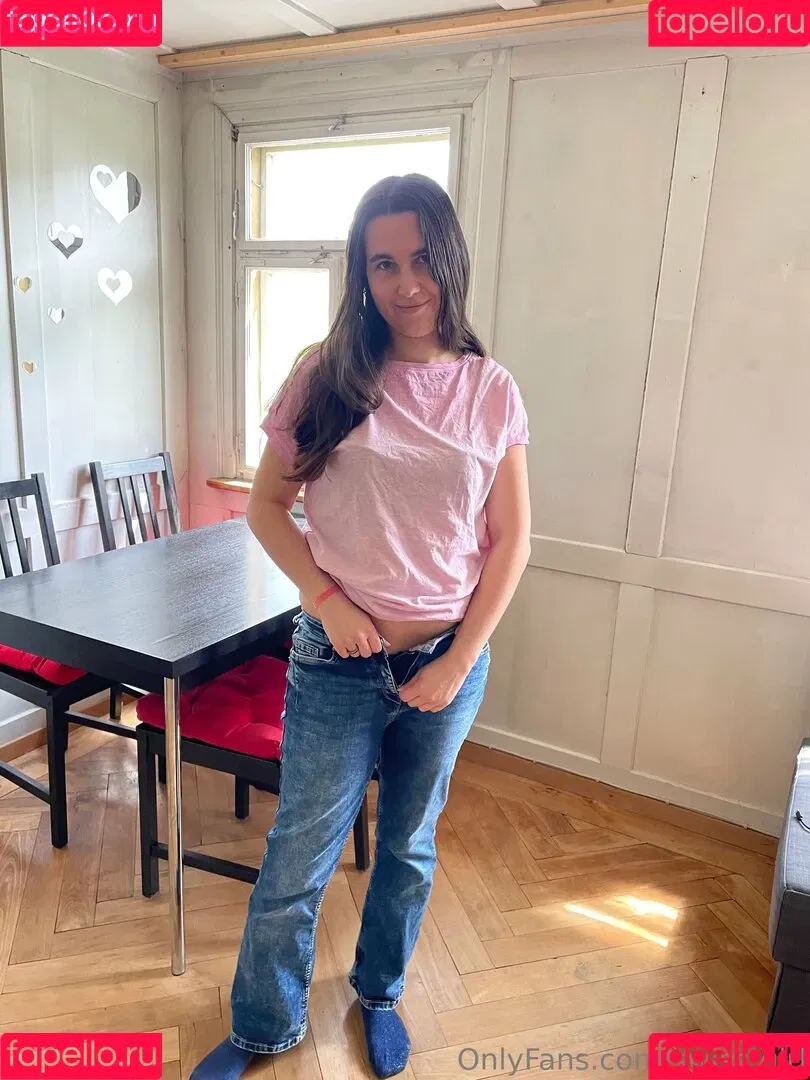 swiss-girl-vanessa / swissgirlvanessa Onlyfans Photo Gallery 