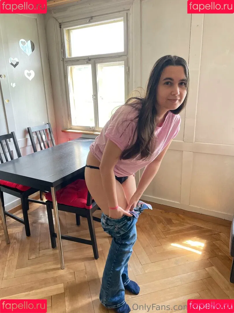 swiss-girl-vanessa / swissgirlvanessa Onlyfans Photo Gallery 