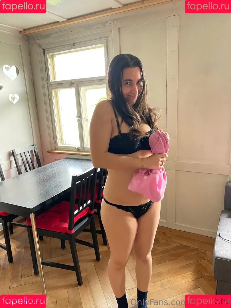 swiss-girl-vanessa / swissgirlvanessa Onlyfans Photo Gallery 