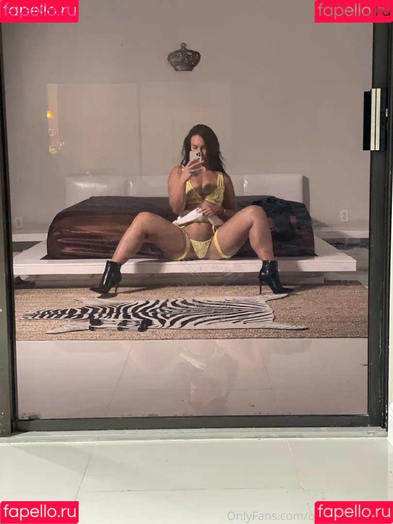 Kelsi Monroe / ficialkmbooty / officialkmbooty / officialkmig2 Onlyfans Photo Gallery 