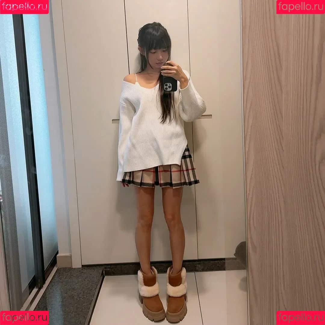 Eunji Pyoapple / djhenney / eunji / pyoapple Onlyfans Photo Gallery 