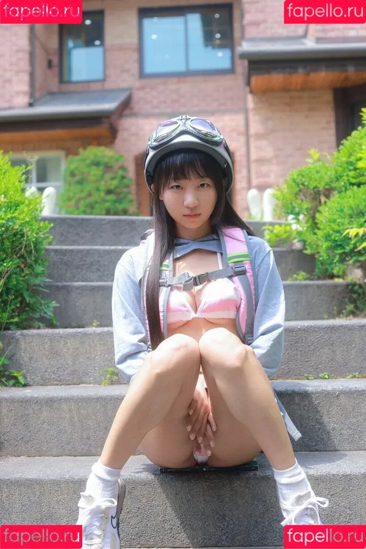 Eunji Pyoapple / djhenney / eunji / pyoapple Onlyfans Photo Gallery 