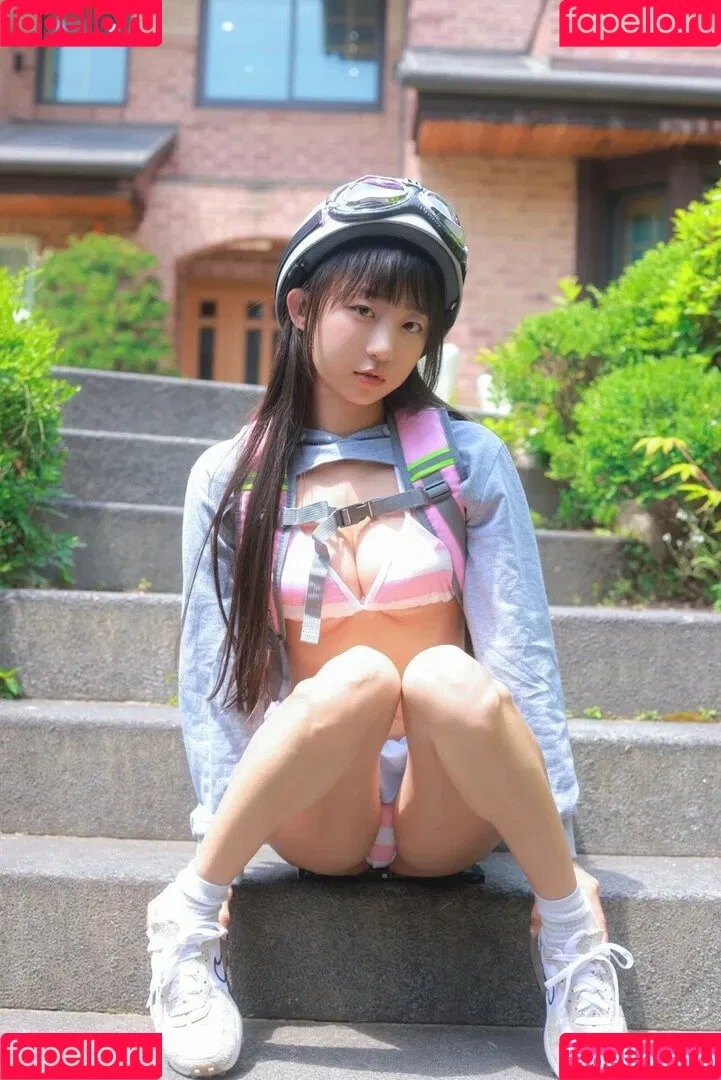 Eunji Pyoapple / djhenney / eunji / pyoapple Onlyfans Photo Gallery 